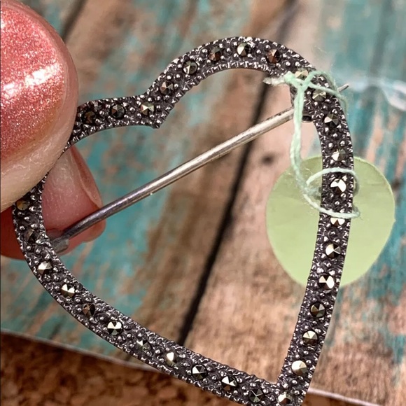 ⭐️Vintage Sterling Silver Marcasite Heart Pin NWT - Picture 10 of 10